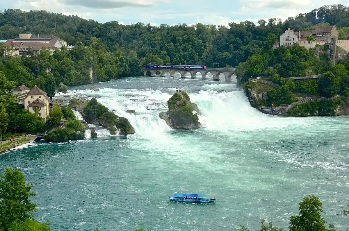 Ways to Get from Zurich to Rhine Falls